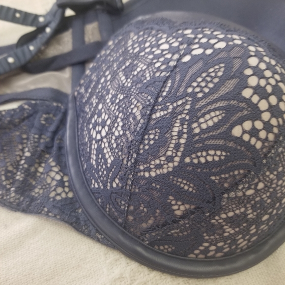 SOLD!  Victoria's Secret Bra 34D Razor Back - Picture 2 of 4
